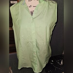 Talbots Womans Light Green Sleeveless Blouse Size 16